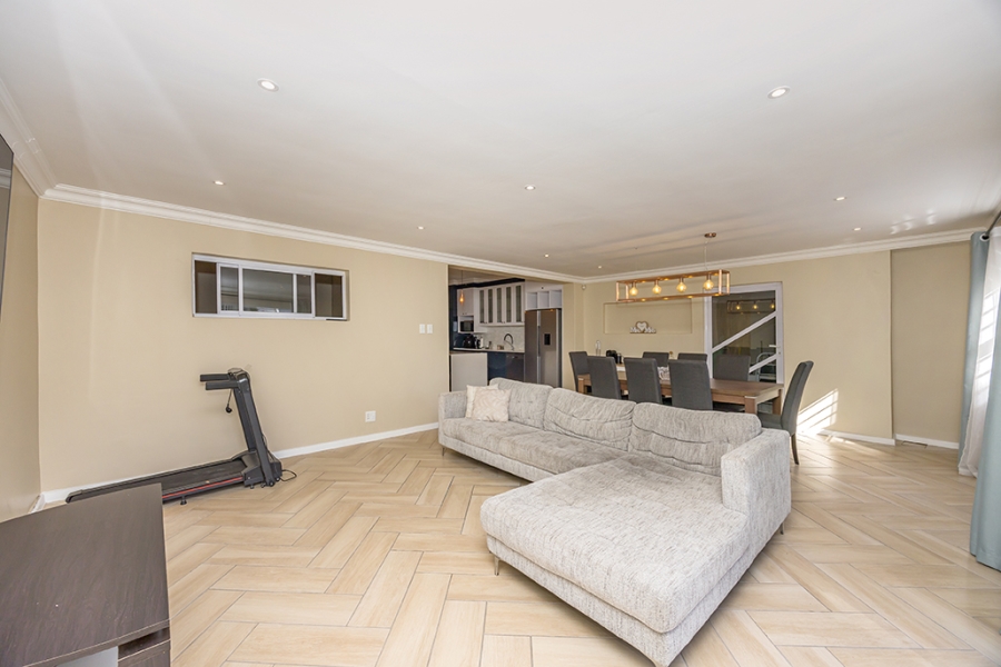 3 Bedroom Property for Sale in Avondale Western Cape